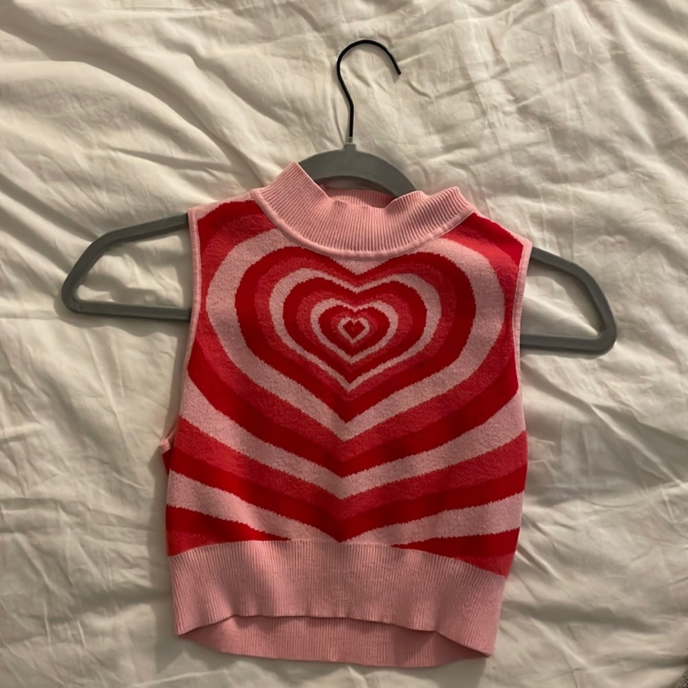 No store; Bright pink heart top